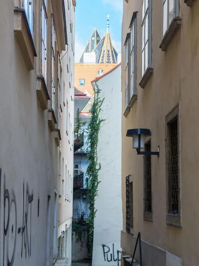 Vienna Hideaways - Nikolai Homes